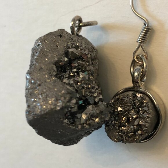 Womens Silver Druzy Quartz Crystal Pendant and Earrings. - Picture 6 of 8